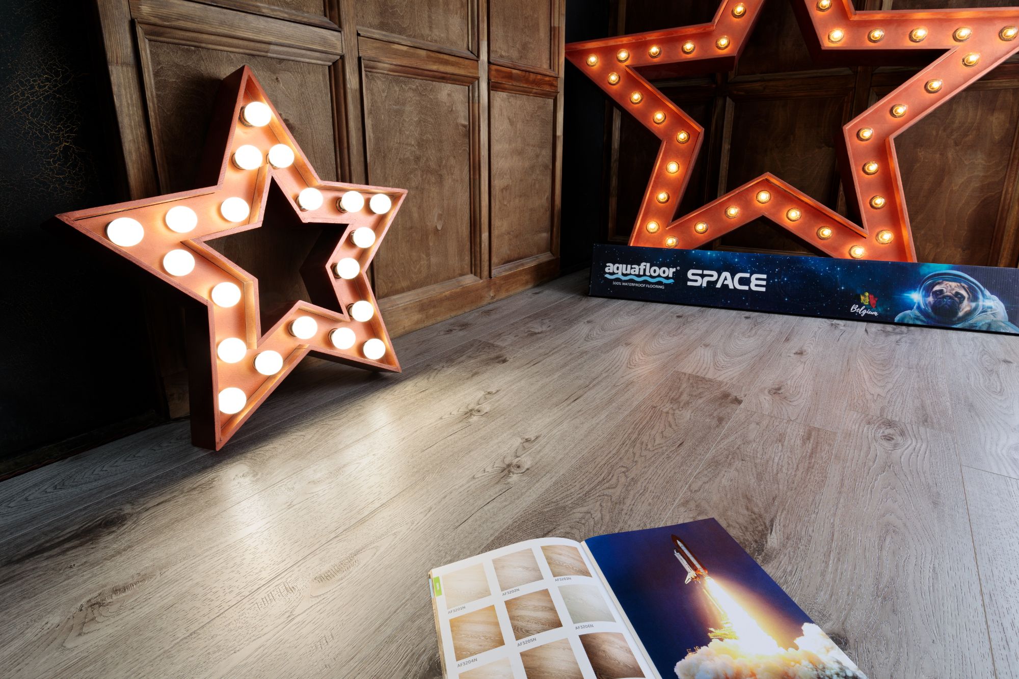 Кварцвиниловый SPC ламинат Aquafloor Space AF4036SPC 1220×180×4 фото в интерьере