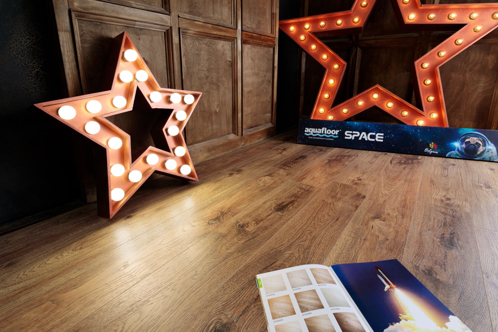 Кварцвиниловый SPC ламинат Aquafloor Space AF4039SPC 1220×180×4 фото в интерьере