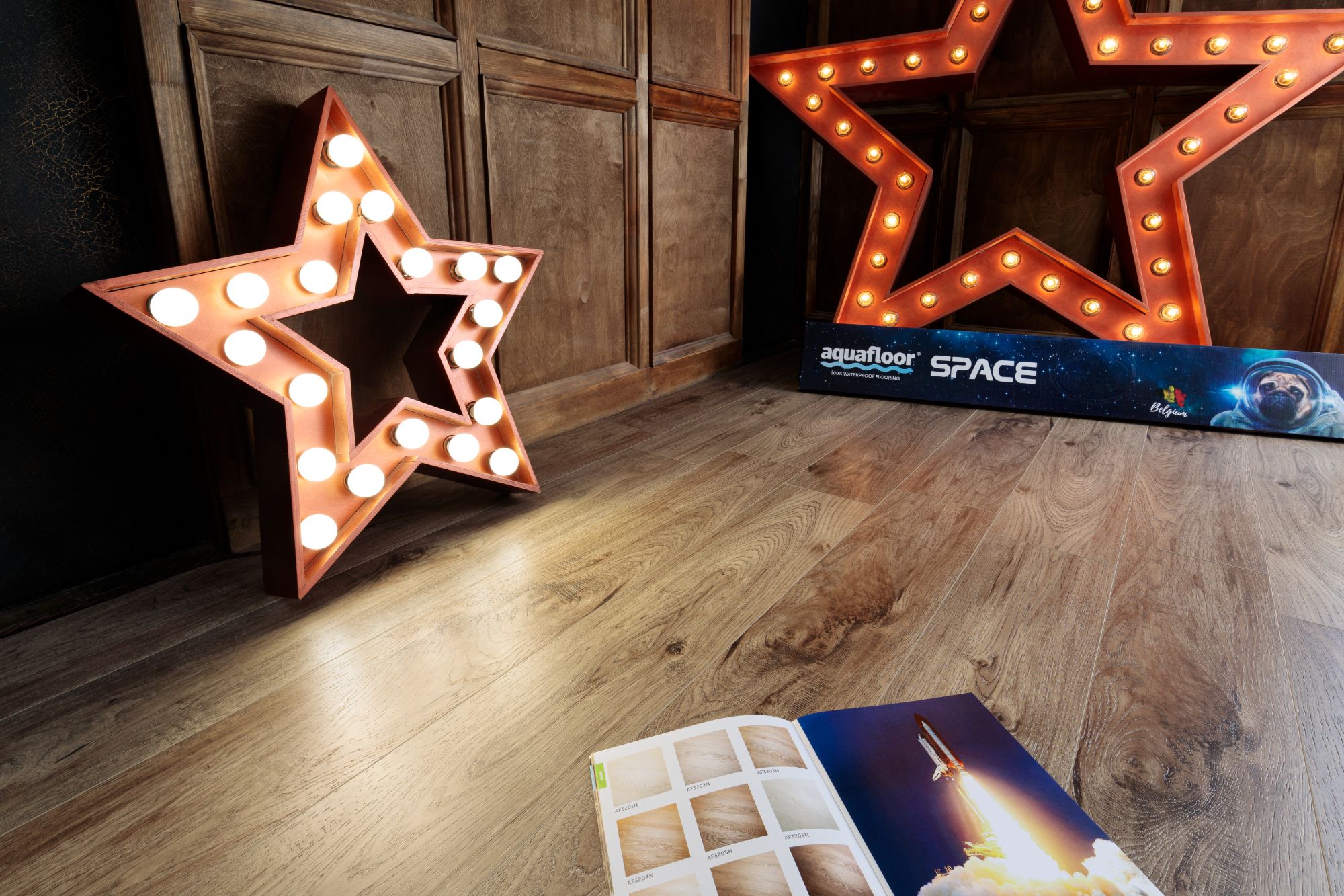 Кварцвиниловый SPC ламинат Aquafloor Space AF4040SPC 1220×180×4 фото в интерьере