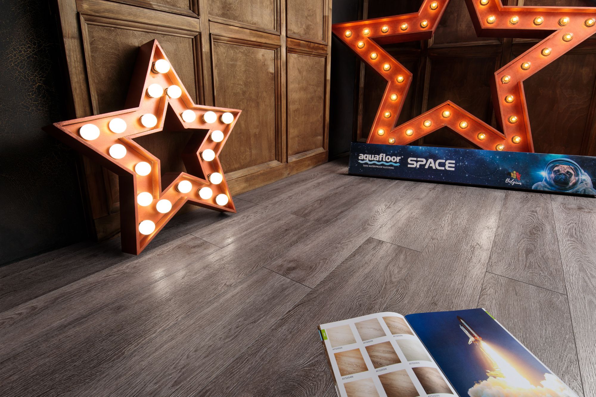 Кварцвиниловый SPC ламинат Aquafloor Space AF4010SPC 1220×180×4 фото в интерьере