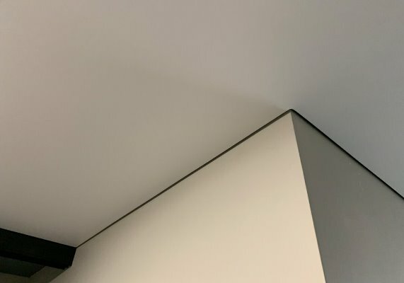 Профиль теневой алюминиевый Modern Decor анодированный золото 2000×38,8×48,7 фото в интерьере