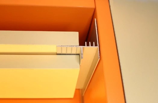 Профиль теневой алюминиевый Modern Decor анодированный серебро 2000×38,8×48,7 Профиль теневой алюминиевый Modern Decor анодированный серебро 2000×38,8×48,7