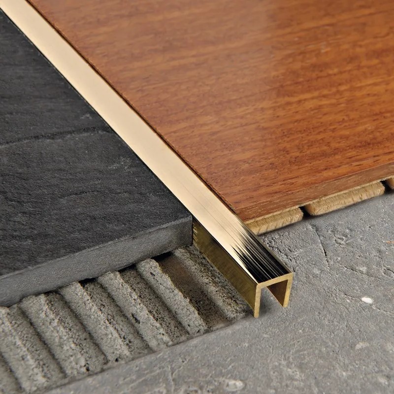 Порожек латунный П-образный Cezar PVL83 полированный 2700×10×10