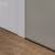 Микроплинтус алюминиевый Laconistiq Micro 11 Mini Чёрный 11-11-200 2000×11×5 фото в интерьере