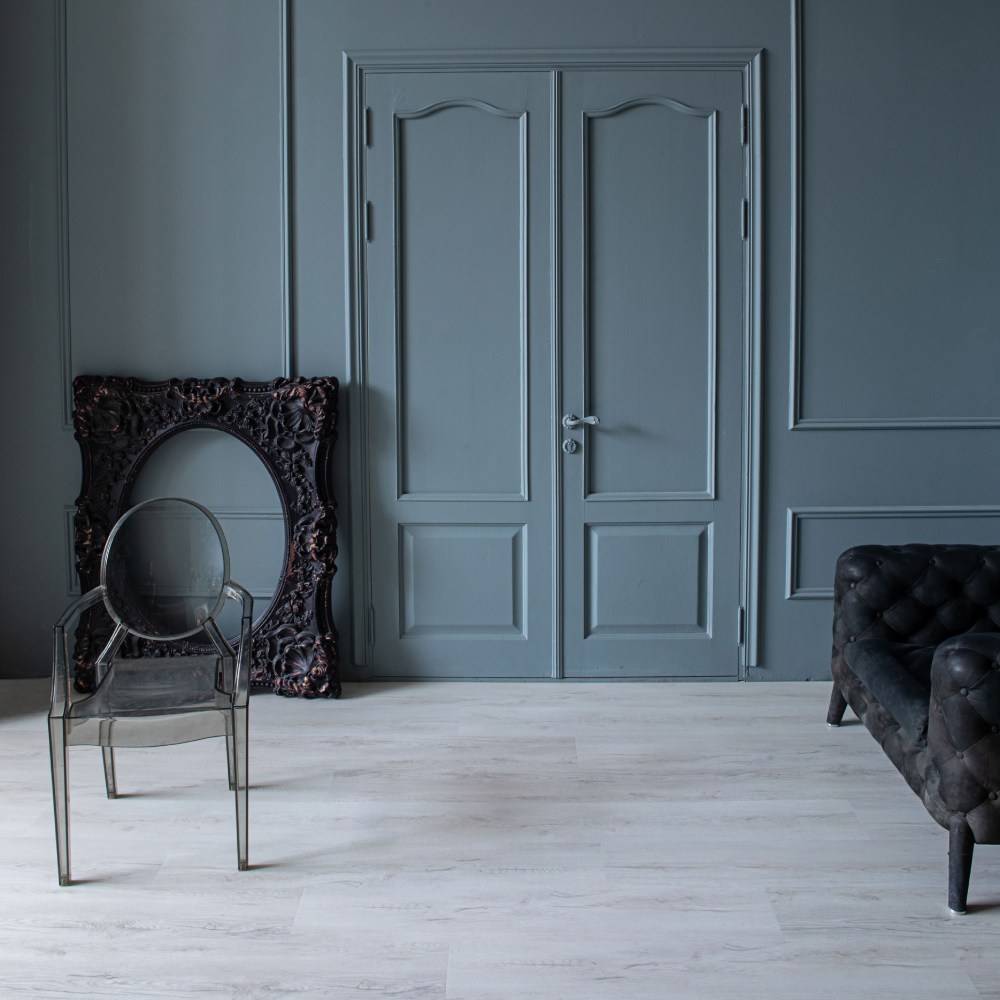 Кварцвиниловая плитка Vinilam клеевая Glue Luxury Дуб Аликанте 33202 1227×232×2,5 фото в интерьере