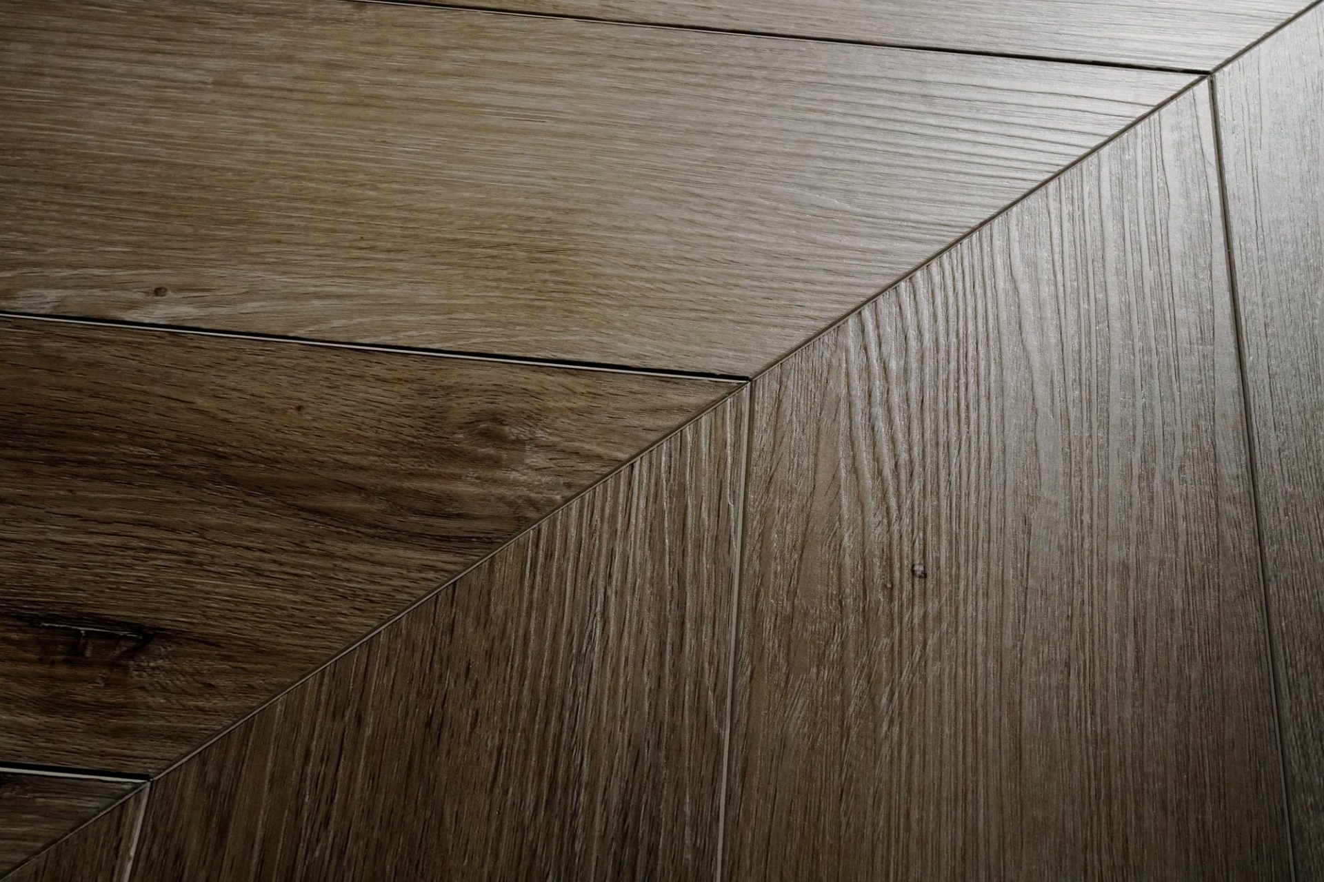 Кварцвиниловый SPC ламинат Damy Floor Chevron Версаль Versailles DF01-Ch французская елка 600×127×5