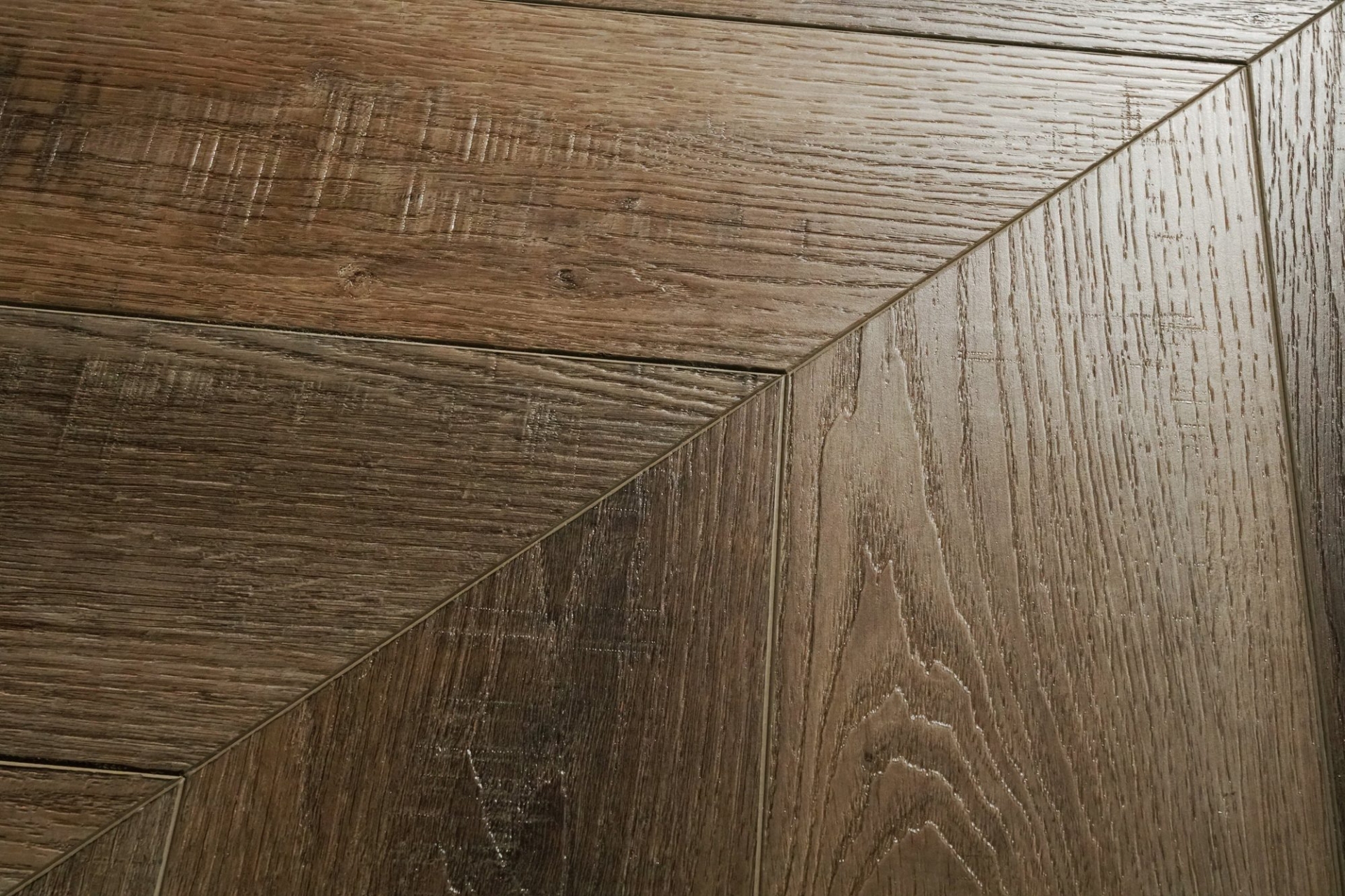 Кварцвиниловый SPC ламинат Damy Floor Chevron Амбуаз Amboise DF06-Ch французская елка 600×127×5