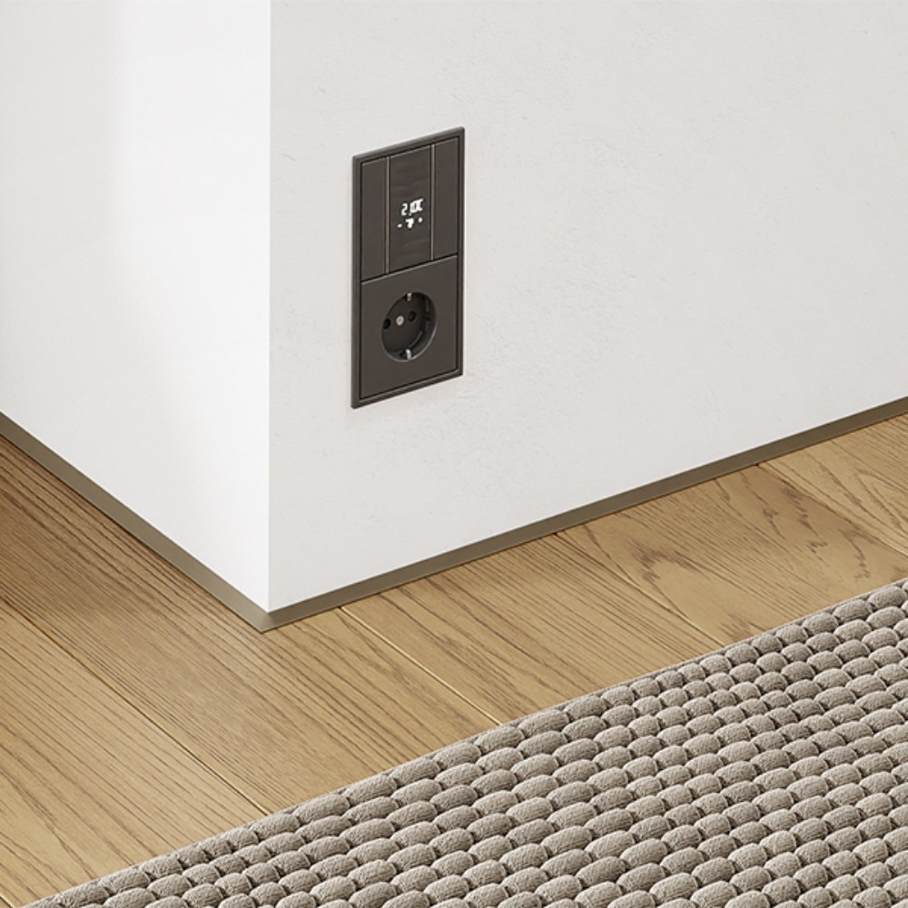 Микроплинтус алюминиевый Modern Decor Коньяк 35-01-04 2500×16×6