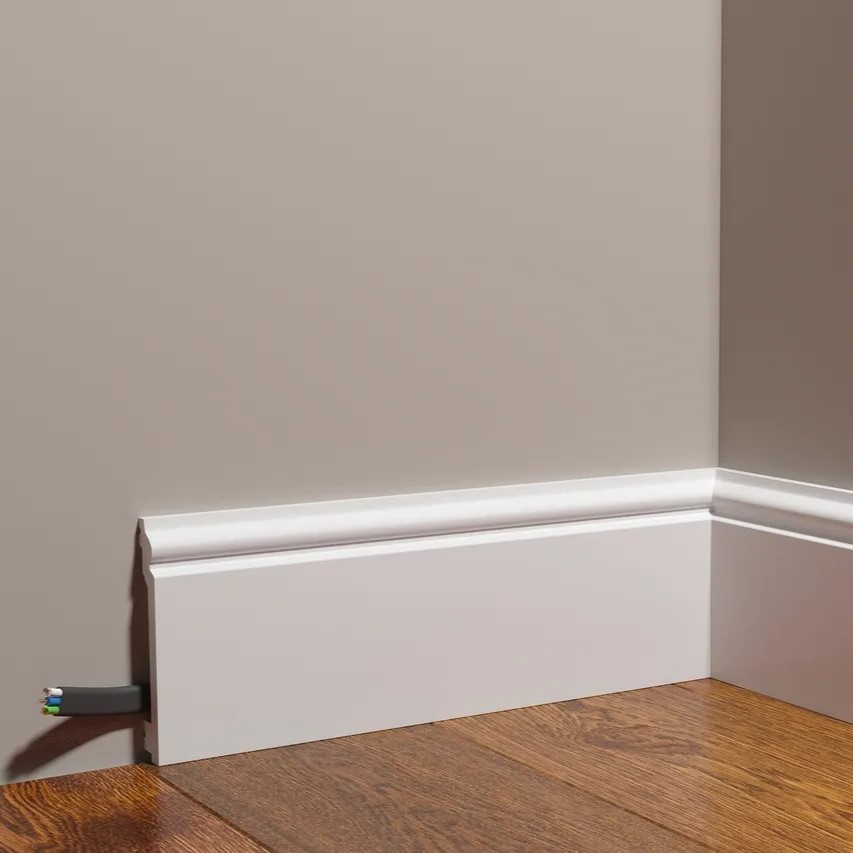 Плинтус под покраску Decor-Dizayn Грани DD701 2000×100×16 фото в интерьере