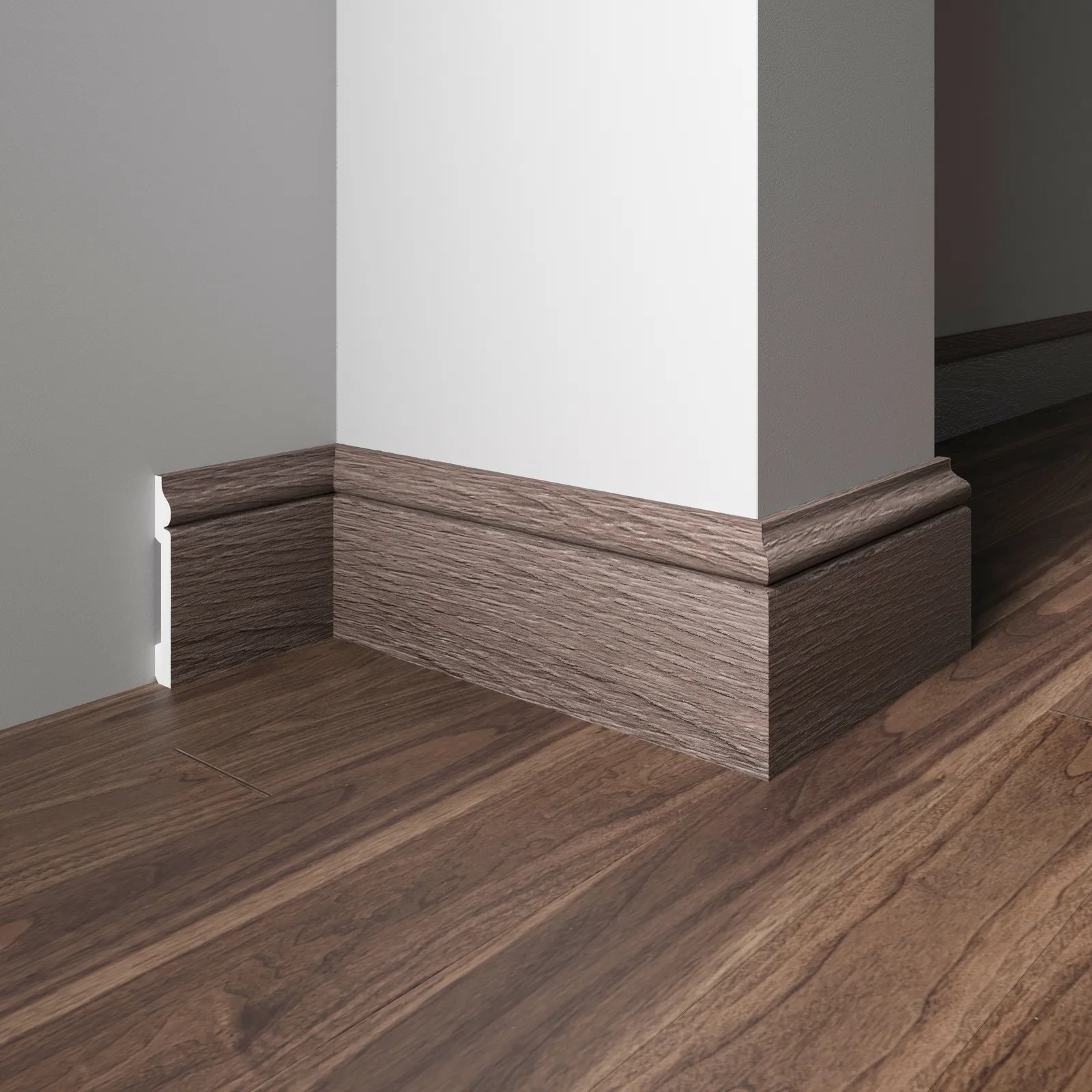 Плинтус  Decor-Dizayn 005-81SH 2400×79×13 фото в интерьере