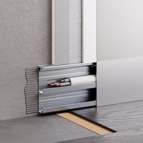 Плинтус алюминиевый скрытый с кабель-каналом Modern Decor Серебро анодированный 97-06-51 2500×60,2×15