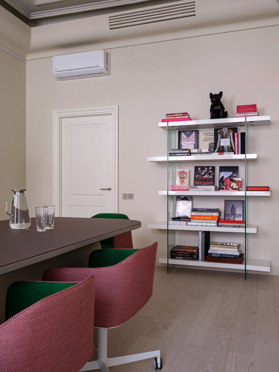 Композитная паркетная доска Quartz Parquet Классик Дуб Скандинавский 1258-57 400-1220×152×7 фото в интерьере