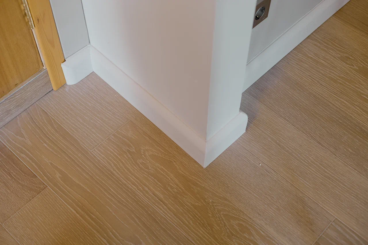 Композитная паркетная доска Quartz Parquet Классик Дуб Хельсинки 1258-58 400-1220×152×7 фото в интерьере Композитная паркетная доска Quartz Parquet Классик Дуб Хельсинки 1258-58 400-1220×152×7 фото в интерьере