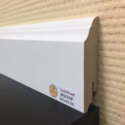 Плинтус МДФ ламинированный TeckWood белый Вектор матовый 2150×80×16