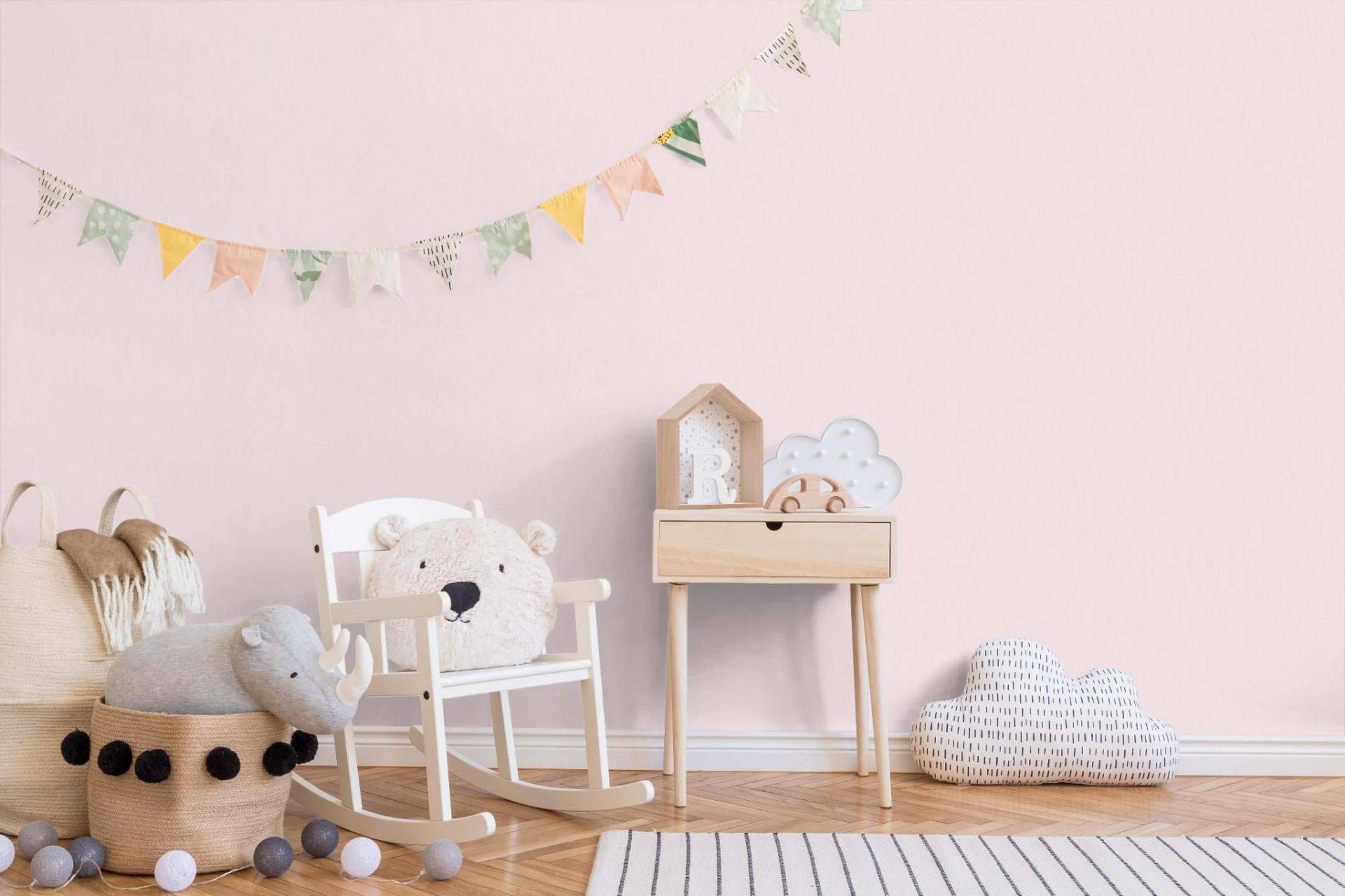 Обои Ugepa My Kingdom F71833 10,05×0,53 фото в интерьере