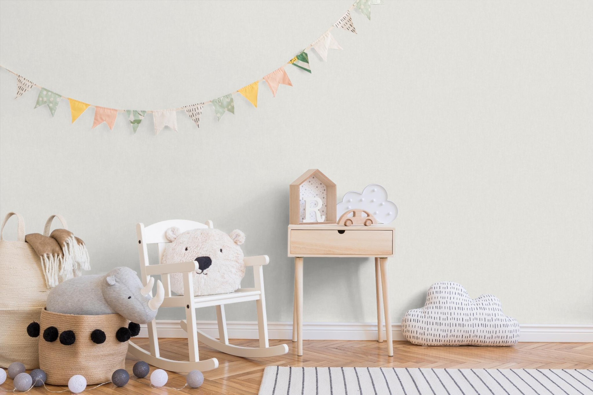 Обои Ugepa My Kingdom F71877 10,05×0,53 фото в интерьере