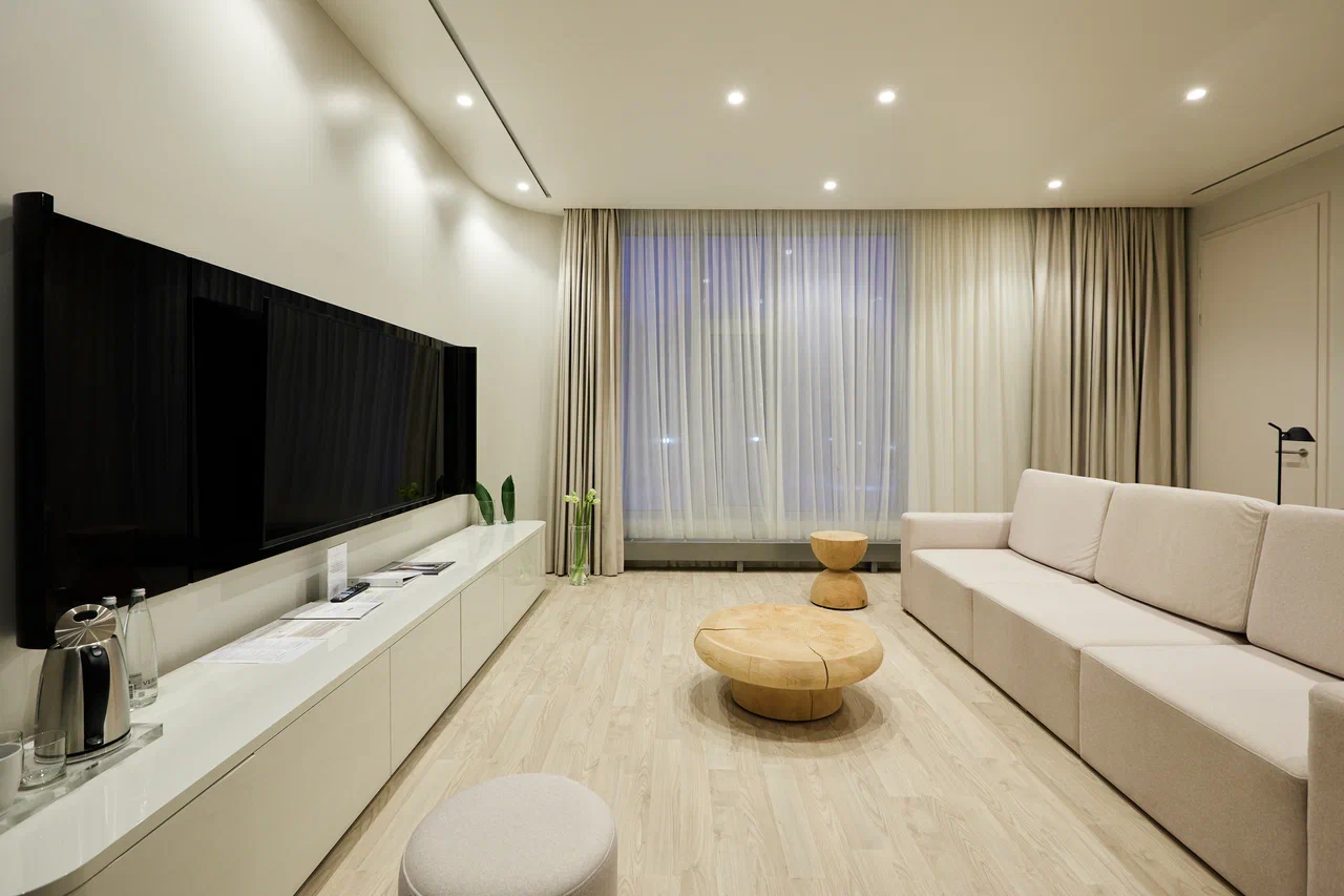 Композитная паркетная доска Quartz Parquet Классик Дуб песочный 408 400-1220×152×5 фото в интерьере Композитная паркетная доска Quartz Parquet Классик Дуб песочный 408 400-1220×152×5 фото в интерьере