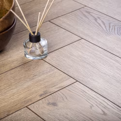 Ламинат Homflor Herringbone 12 BR Praline/Cajun Oak 535 венгерская елка 644×143×12