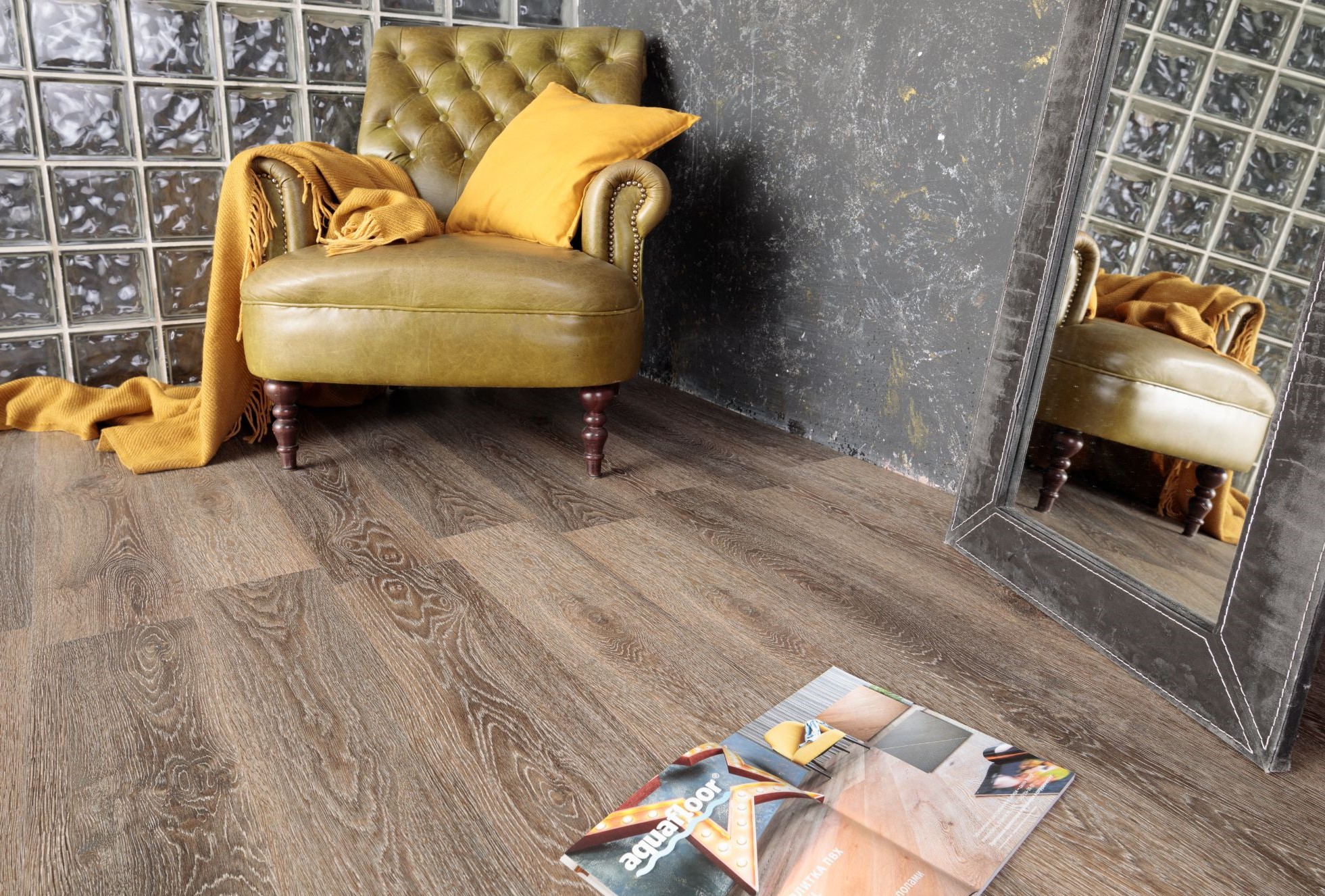 Кварцвиниловый SPC ламинат Aquafloor Quartz AF3513QV 1220×180×3,5 фото в интерьере