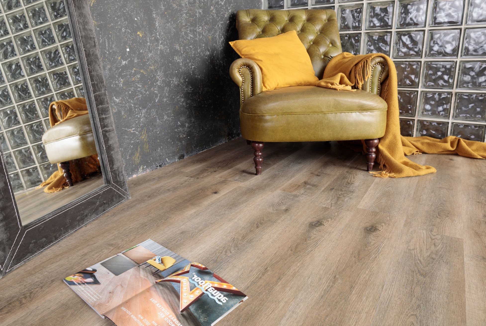 Кварцвиниловый SPC ламинат Aquafloor Quartz AF3510QV 1220×180×3,5 фото в интерьере