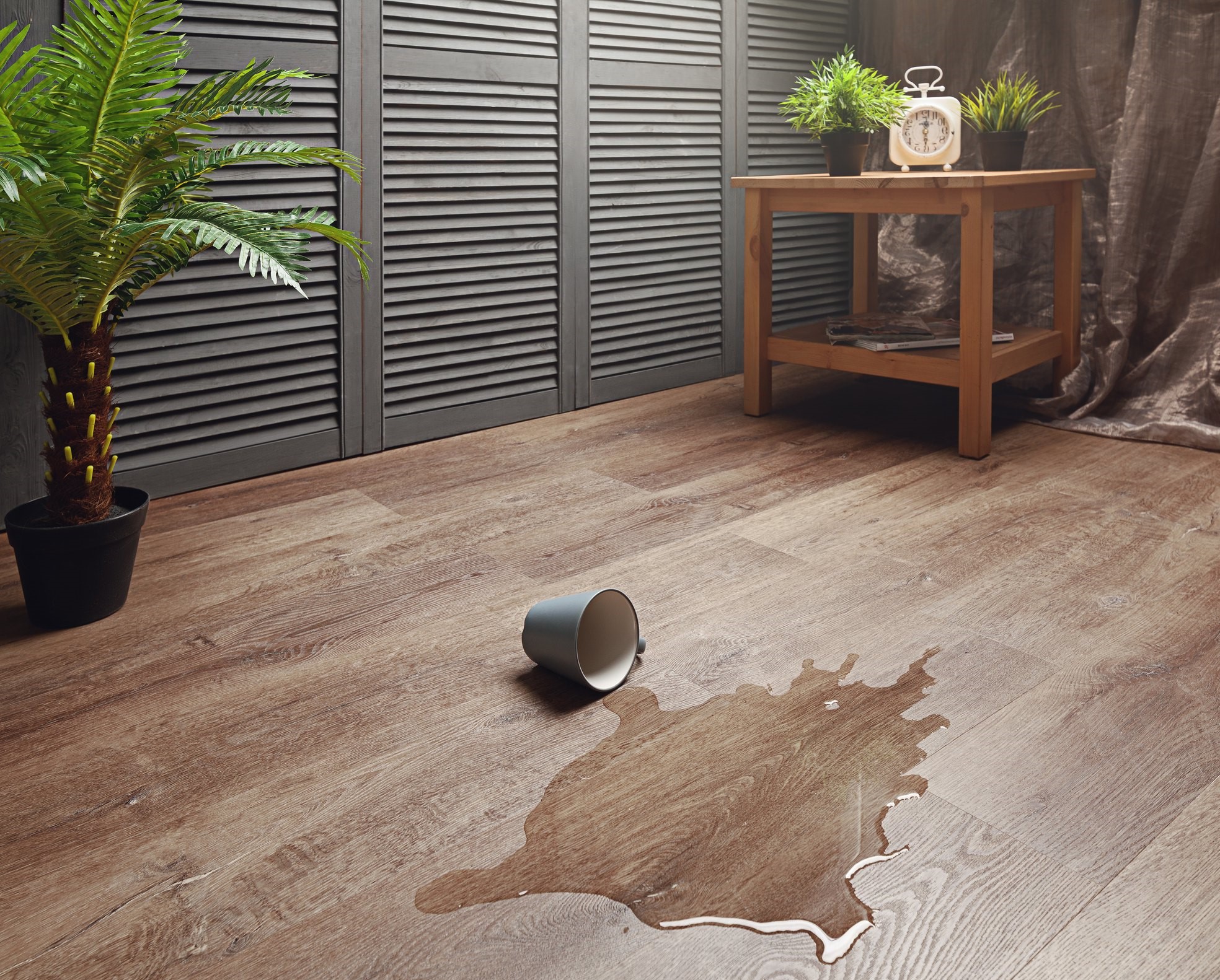 Кварцвиниловый SPC ламинат Aquafloor RealWood AF6033 1220×178×6 фото в интерьере