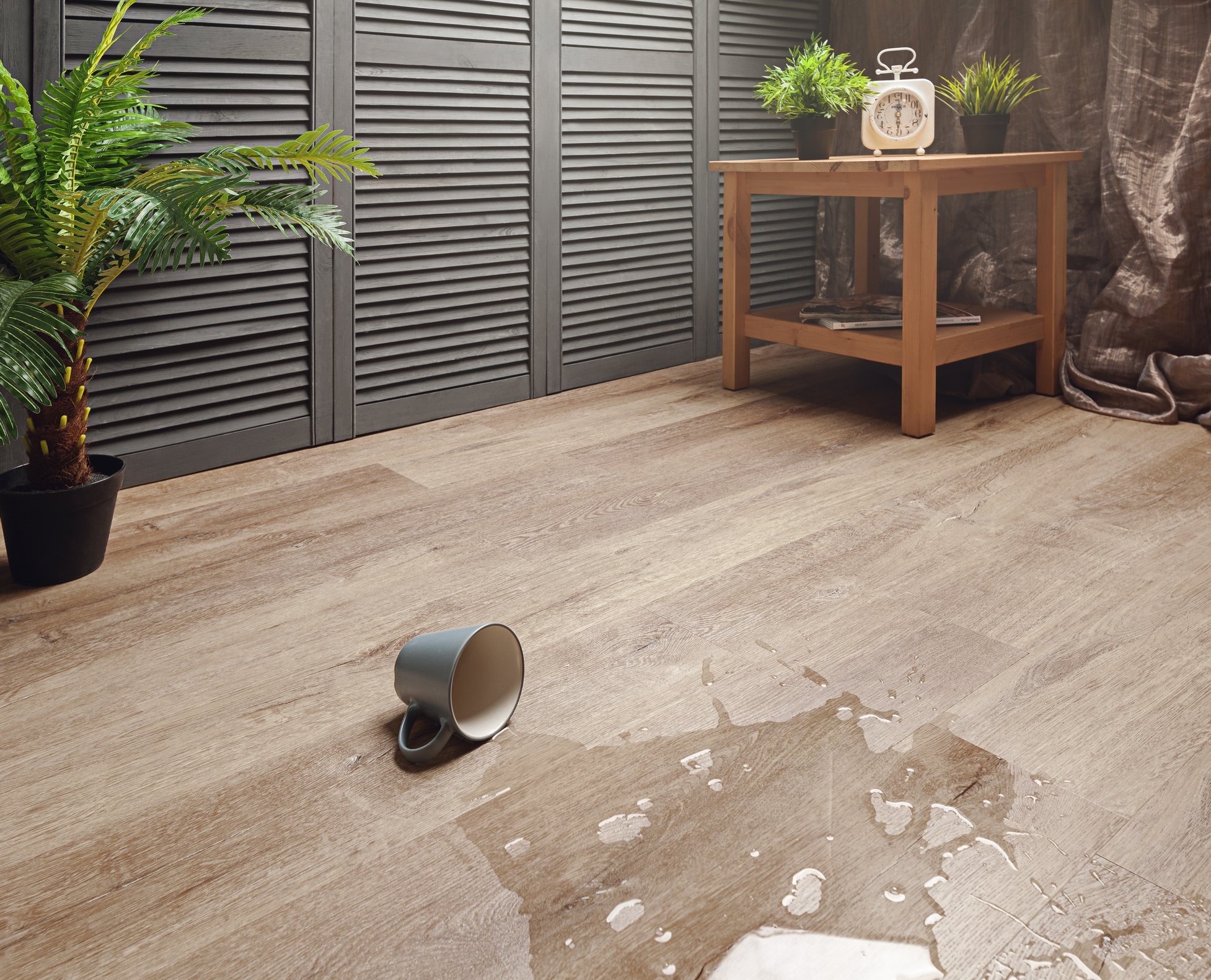 Кварцвиниловый SPC ламинат Aquafloor RealWood AF6032 1220×178×6 фото в интерьере