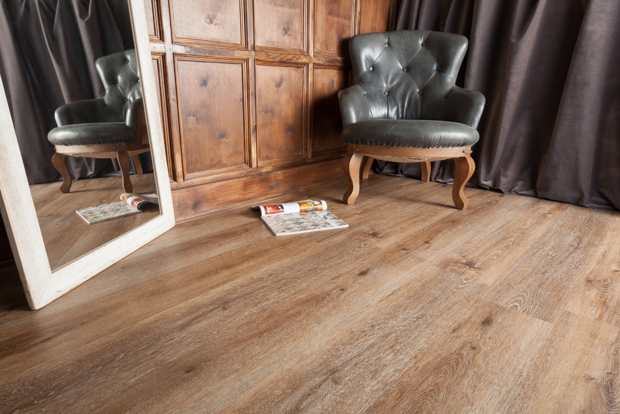 Кварцвиниловая плитка Aquafloor клеевая RealWood Glue AF6042 1219,2×177,8×2 фото в интерьере