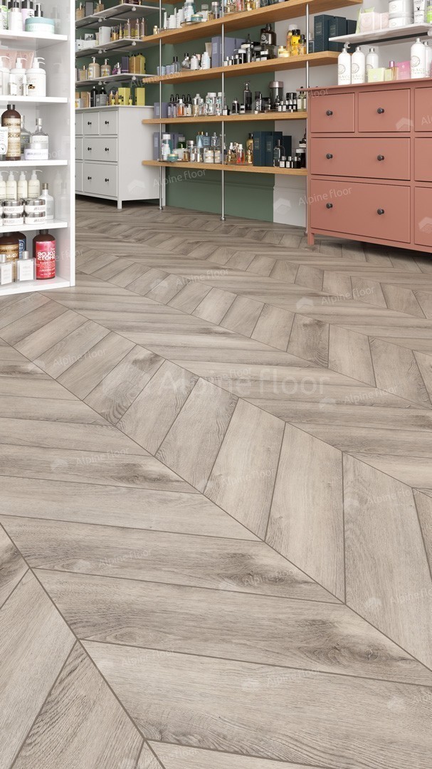 Кварцвиниловая плитка Alpine Floor клеевая Chevron Alpine LVT Дуб Исида Chevron ECO 20-8 французская елка 555×127×2,5 фото в интерьере