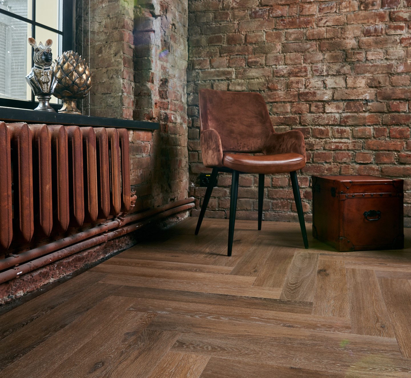 Кварцвиниловая плитка Vinilam клеевая Parquet Herringbone Glue Паркет Венецианский GD11199 венгерская елка 762×152,4×2,5 фото в интерьере