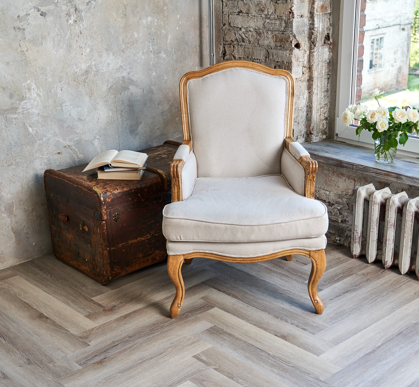 Кварцвиниловая плитка Vinilam клеевая Parquet Herringbone Glue Паркет Эрмитаж GD11122 венгерская елка 762×152,4×2,5 фото в интерьере