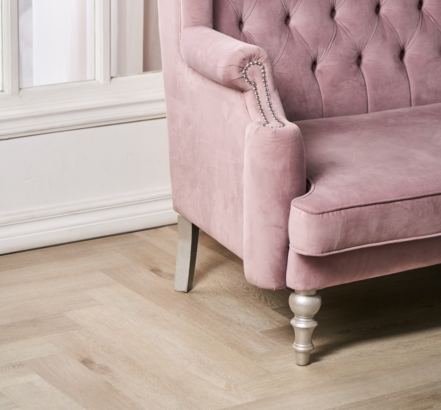 Кварцвиниловая плитка Vinilam клеевая Parquet Herringbone Glue Паркет Скандинавский GD11188 венгерская елка 762×152,4×2,5 фото в интерьере