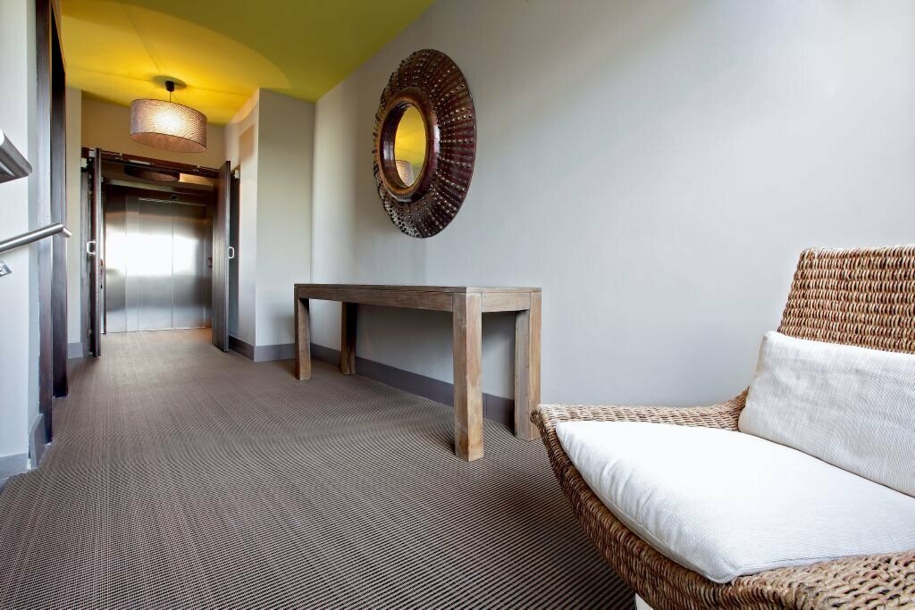 Виниловый пол Hoffmann плетёный Duplex 05 500×500×2,8 фото в интерьере