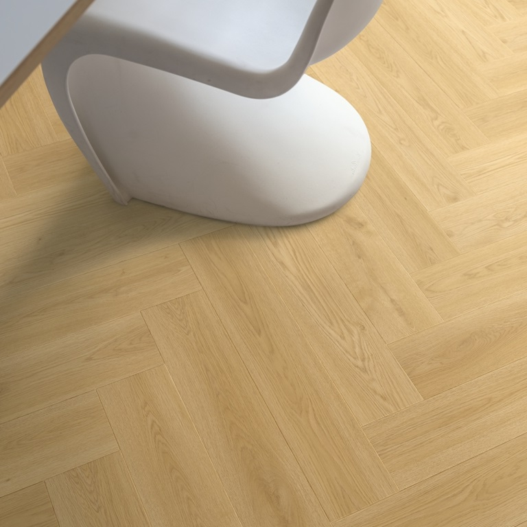 Кварцвиниловый SPC ламинат Pergo Vorma Pad Pro Норвежский Дуб Теплый венгерская елка 630×126×6 фото в интерьере