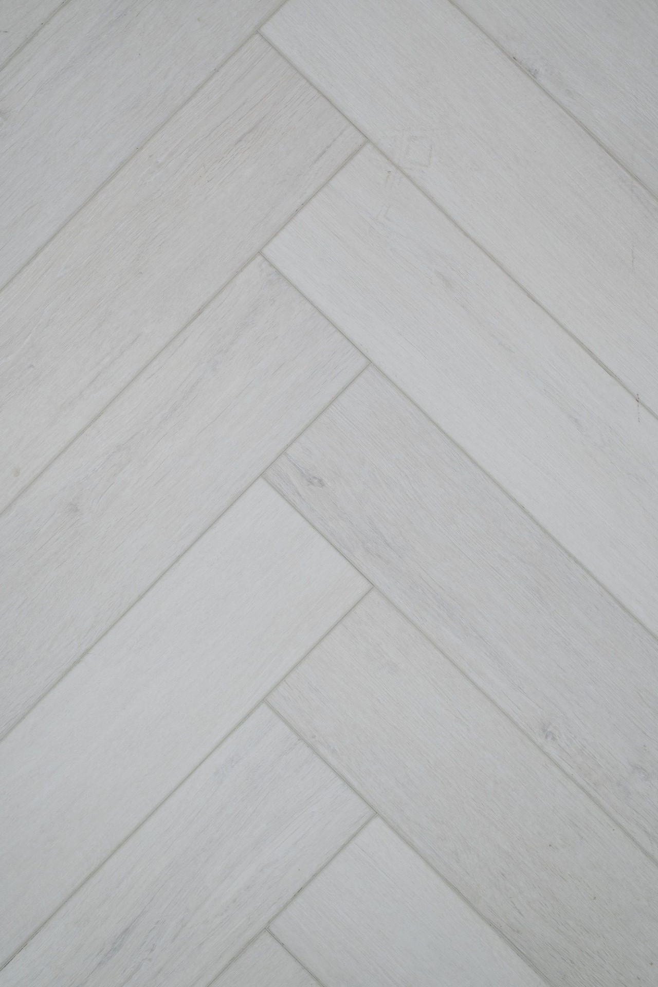 Кварцвиниловая плитка Damy Floor клеевая London LVT Кардифф Cardiff 191023EL-05-LVT венгерская елка 590×118×2,5