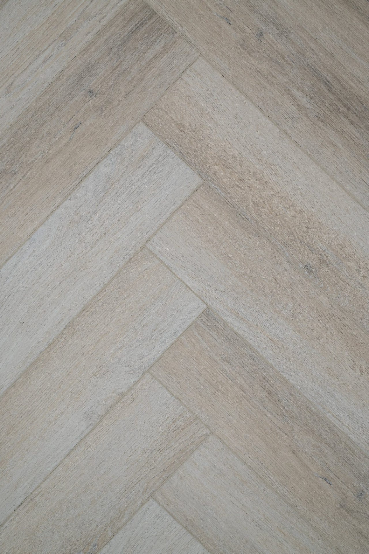 Кварцвиниловая плитка Damy Floor клеевая London LVT Честер Chester 200415EL-01-LVT венгерская елка 590×118×2,5
