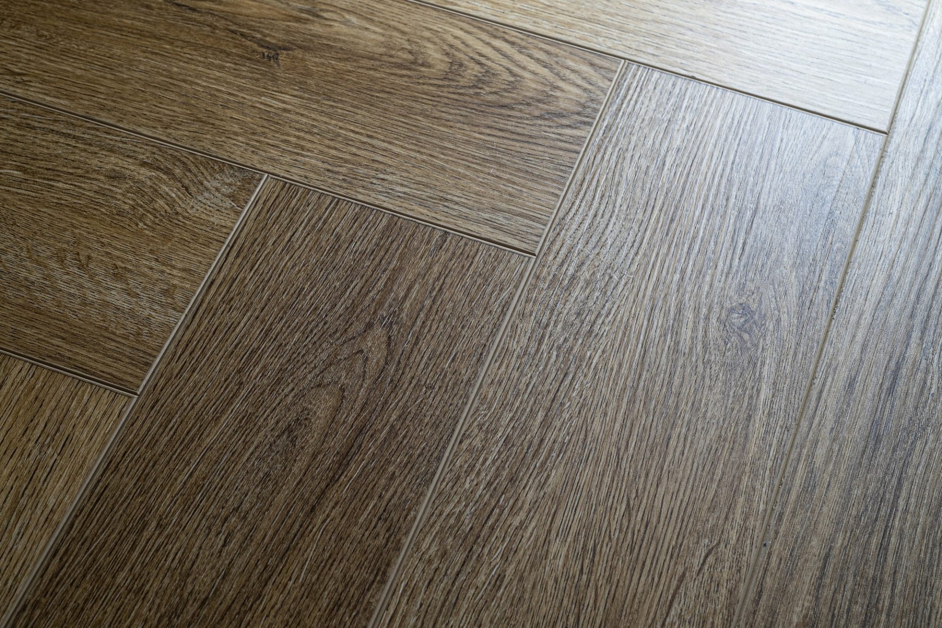 Кварцвиниловая плитка Damy Floor клеевая London LVT Шеффилд Sheffield 190902EL-07-LVT венгерская елка 590×118×2,5