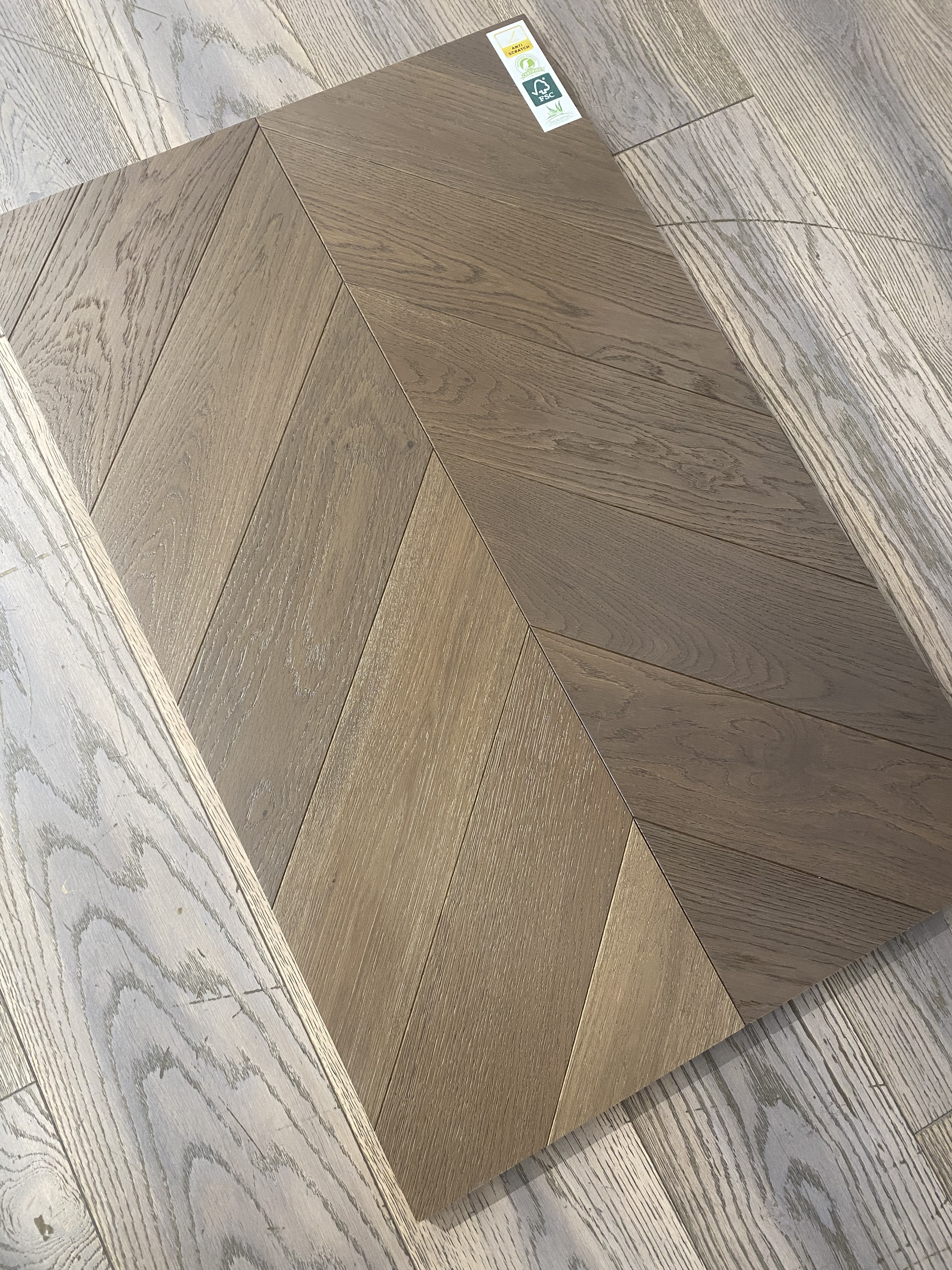Инженерная доска HM Flooring Дуб Decor 7 Прайм французская елка 785×125×14 Инженерная доска HM Flooring Дуб Decor 7 Прайм французская елка 785×125×14
