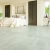 Кварцвиниловый SPC ламинат Home Expert Natural Дуб Зимний лес 1210 / 1028-29 1220×150×3,5 фото в интерьере