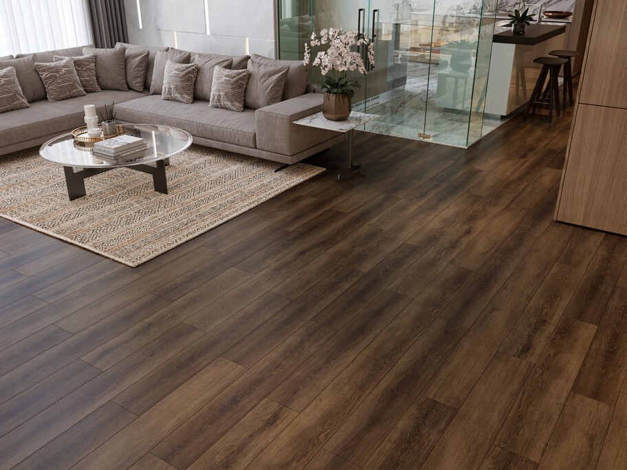 Кварцвиниловый SPC ламинат Evofloor Home Oak Сhocolate Дуб Шоколадный L-20242 1220×183×4 фото в интерьере