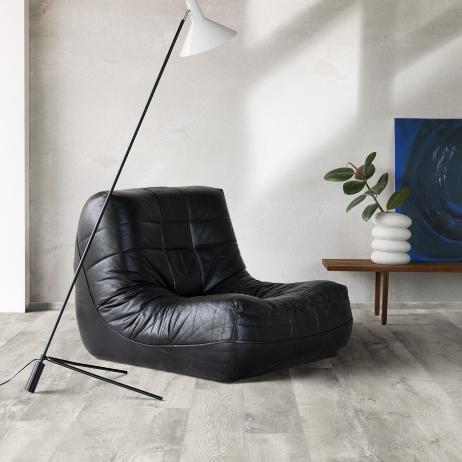 Кварцвиниловая плитка Moduleo клеевая Roots Country Oak 54932 1320×196×2,5 фото в интерьере