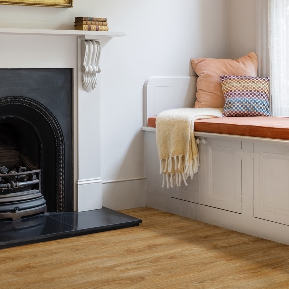 Кварцвиниловая плитка Moduleo клеевая Midland Oak 22821 1320×196×2,35 фото в интерьере