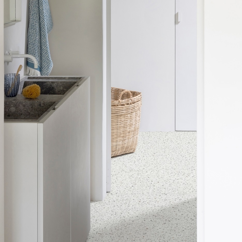 Кварцвиниловая плитка Moduleo клеевая Roots Lugano 46910 493×493×2,5 фото в интерьере