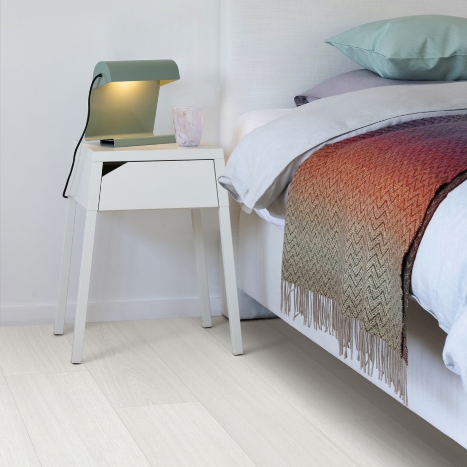 Кварцвиниловая плитка Moduleo клеевая Roots Glyde Oak 22126 1498×214×2,5 фото в интерьере