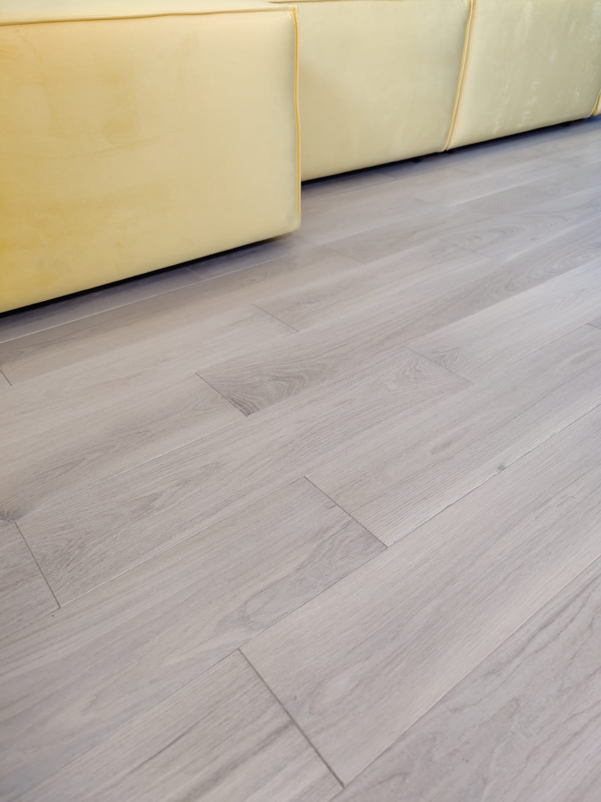 Инженерная доска Gran Parte 002 Дуб Альпина Alpina 001 селект 500-1400×155×15 фото в интерьере