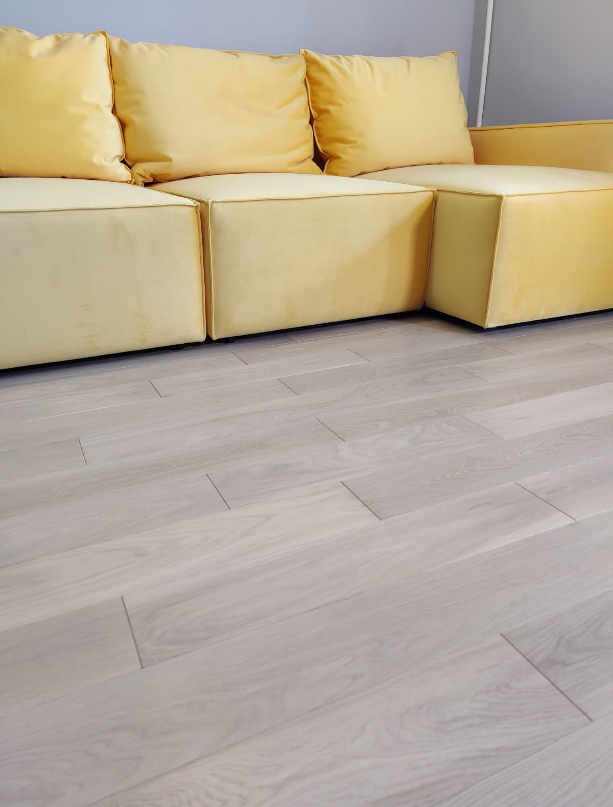 Инженерная доска Gran Parte 002 Дуб Альпина Alpina 001 селект 500-1400×155×15 фото в интерьере