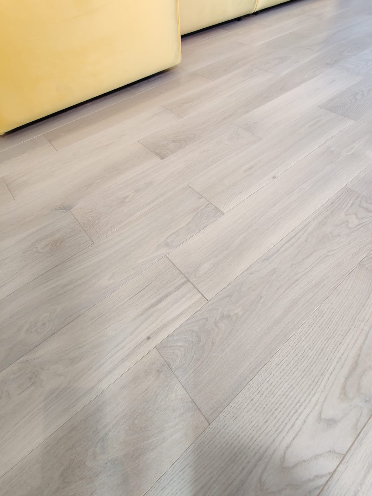 Инженерная доска Gran Parte 002 Дуб Альпина Alpina 001 селект 500-1400×155×15 фото в интерьере