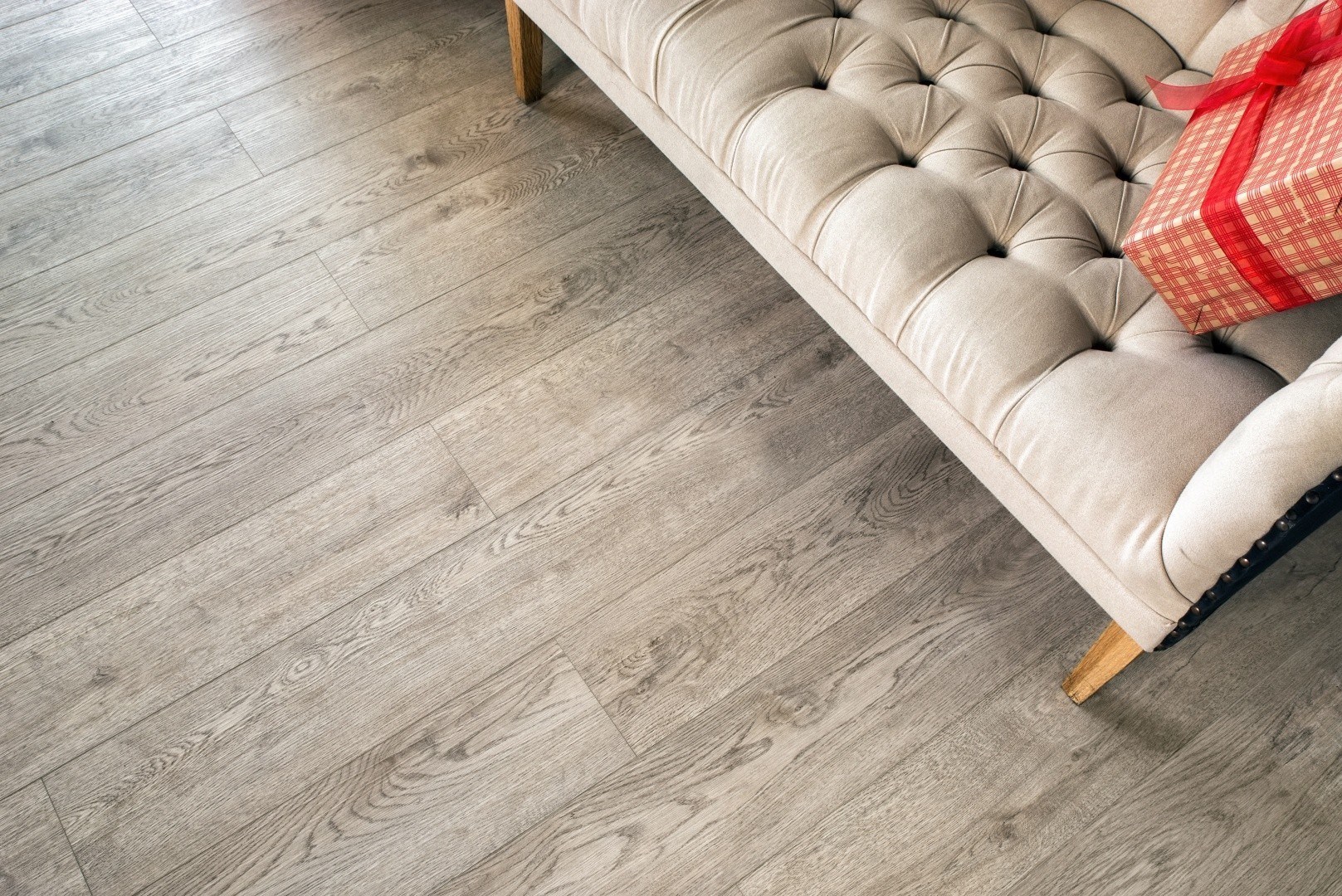 Кварцвиниловая плитка Alpine Floor клеевая Grand Sequoia LVT Лавр ECO 11-402 1219,2×184,15×2,5 фото в интерьере