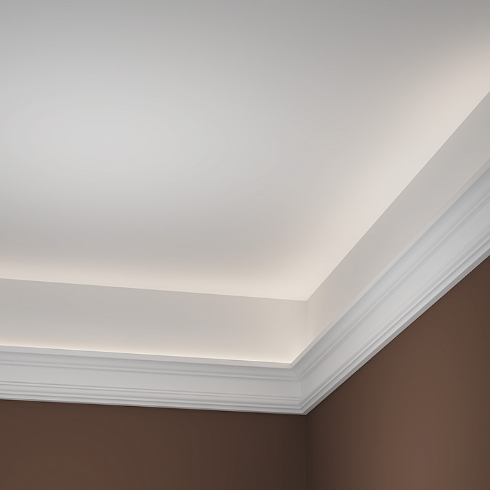 Потолочный плинтус под покраску Европласт 1.50.121 с подсветкой 2000×50×101 фото в интерьере