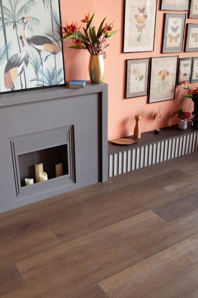 Кварцвиниловый SPC ламинат Vinilam Vinipol Дуб Бравон 8811-EIR 1220×228×6 фото в интерьере