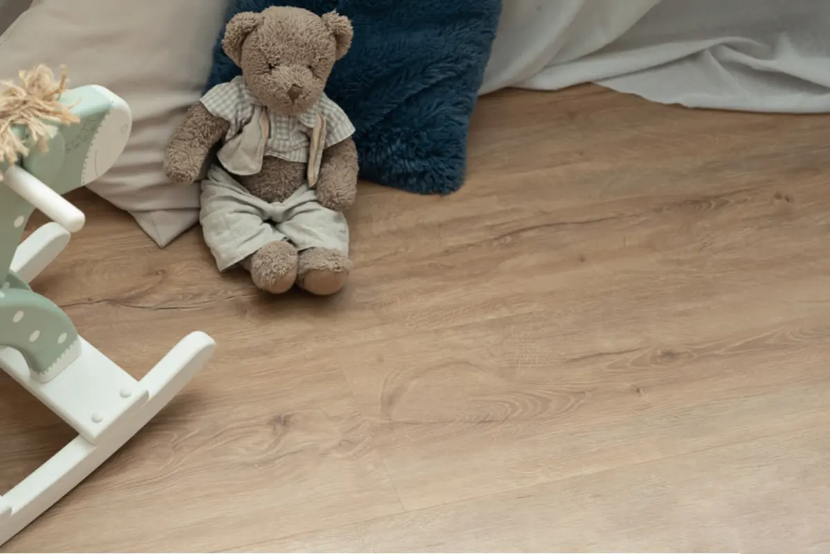 Кварцвиниловая плитка Vinilam клеевая Vinipol Glue Дуб Бари 7888-EIR 1219,6×228,6×2 фото в интерьере